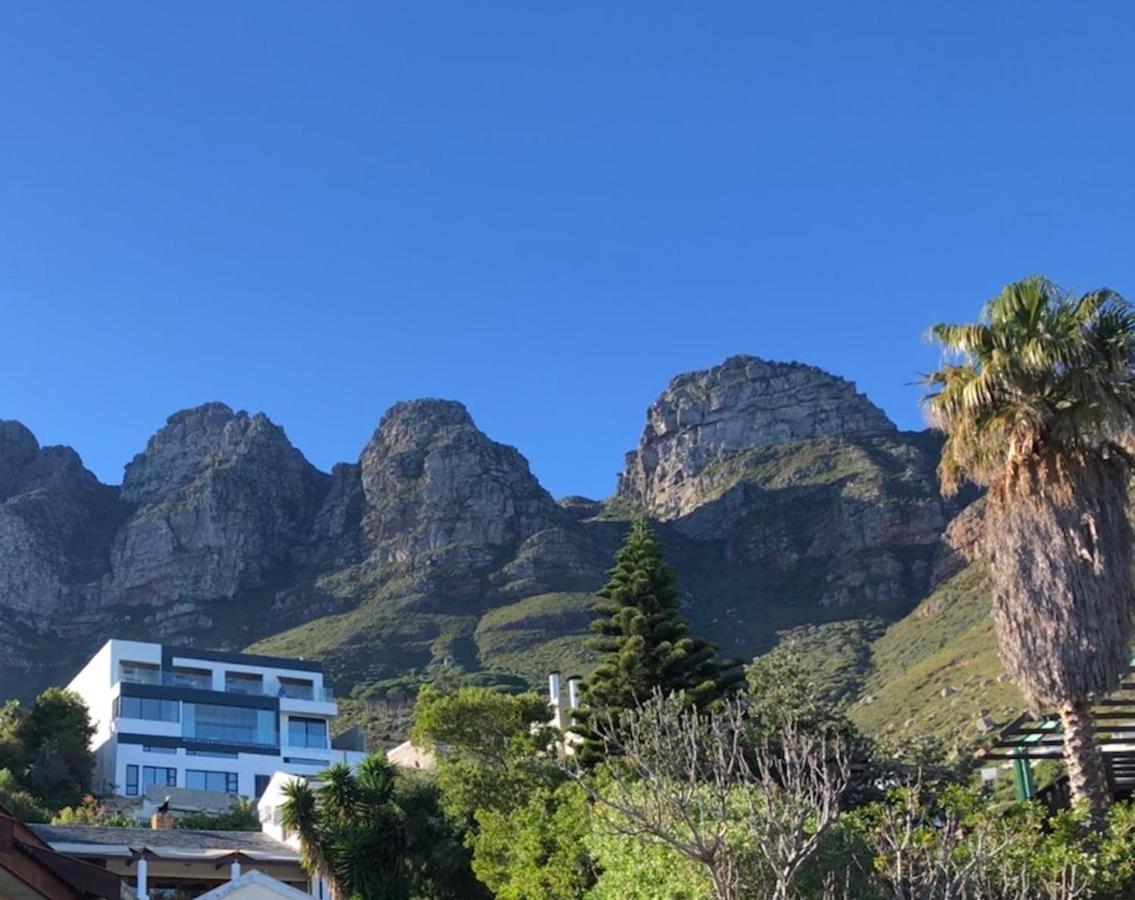 Camps Bay Blue Self-Catering Studios ケープタウン エクステリア 写真