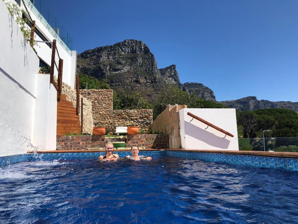 Camps Bay Blue Self-Catering Studios ケープタウン エクステリア 写真