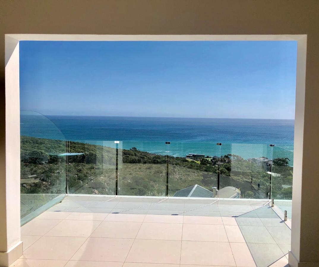 Camps Bay Blue Self-Catering Studios ケープタウン エクステリア 写真