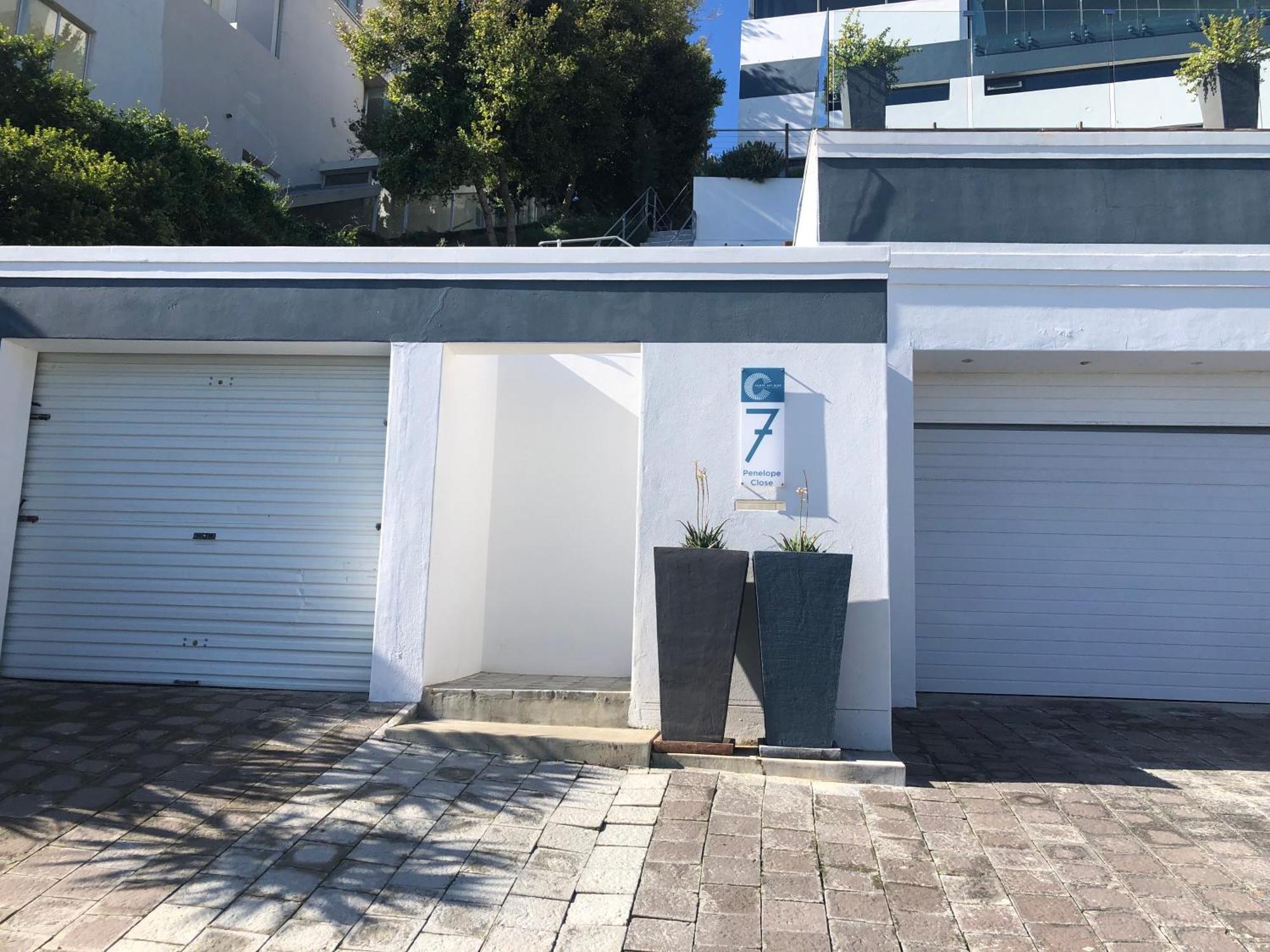 Camps Bay Blue Self-Catering Studios ケープタウン エクステリア 写真