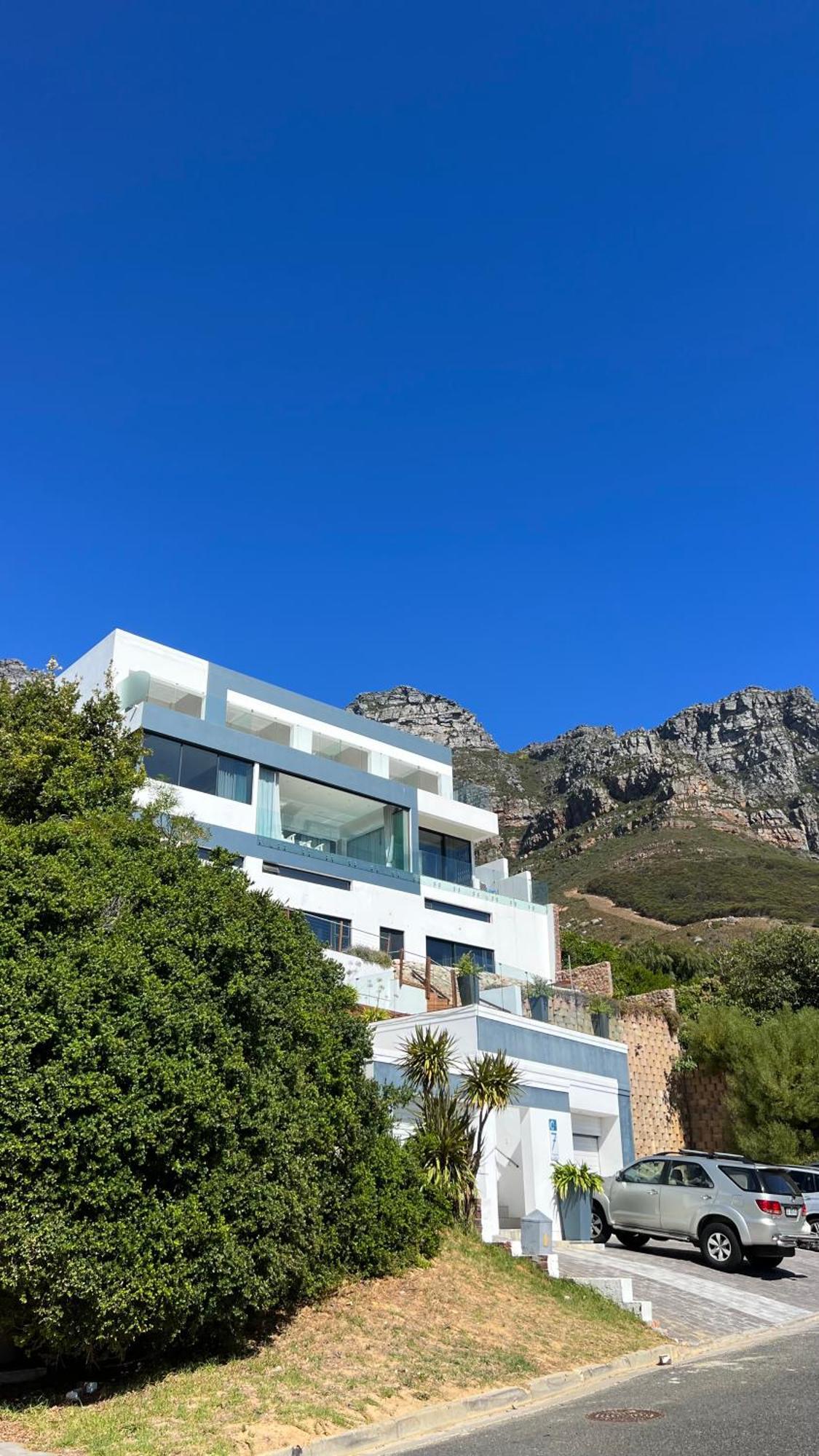 Camps Bay Blue Self-Catering Studios ケープタウン エクステリア 写真