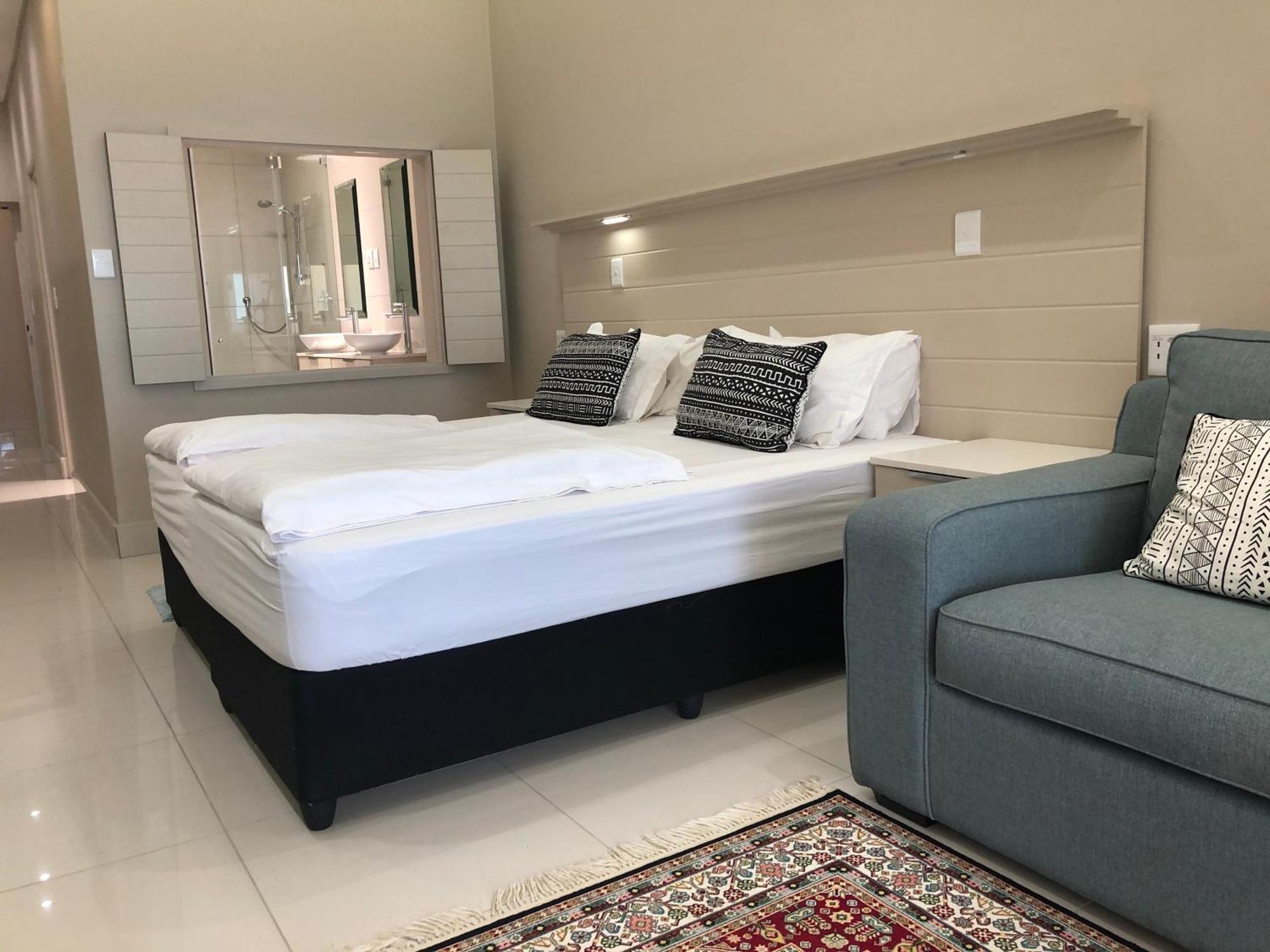 Camps Bay Blue Self-Catering Studios ケープタウン エクステリア 写真