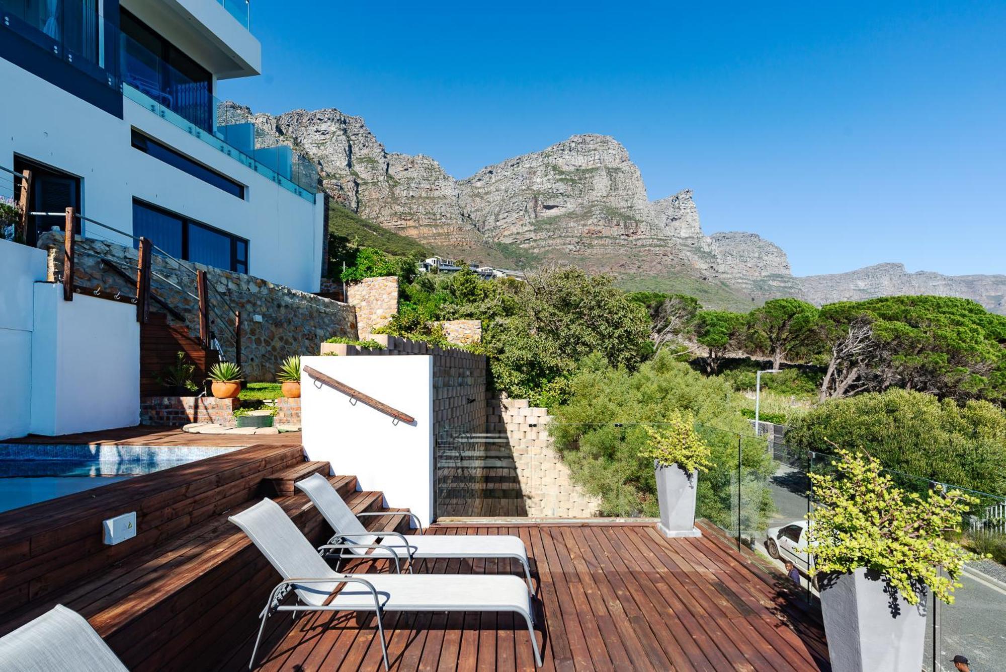 Camps Bay Blue Self-Catering Studios ケープタウン エクステリア 写真
