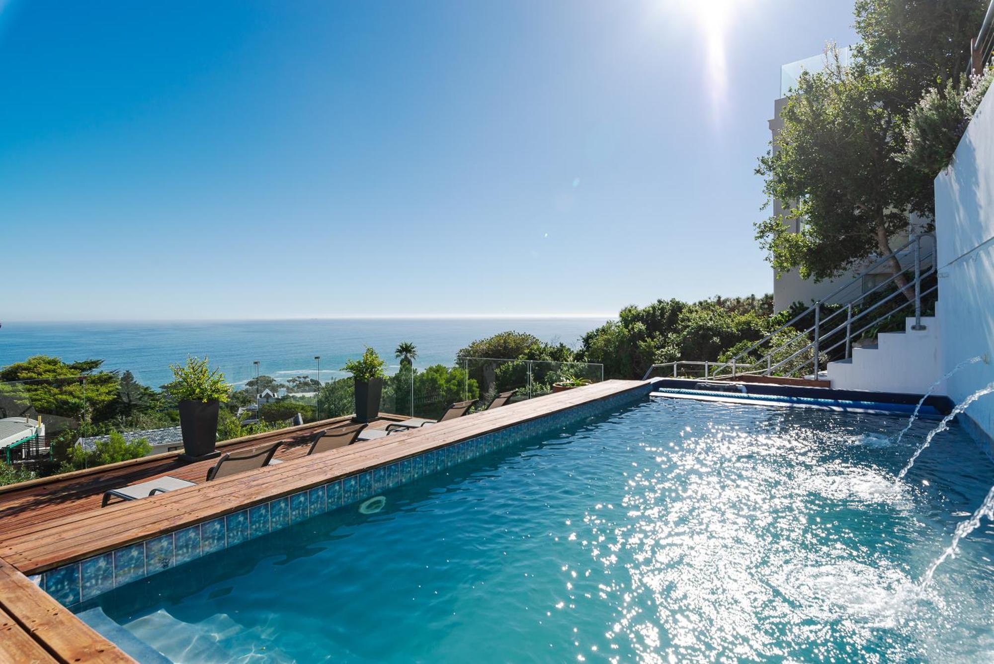 Camps Bay Blue Self-Catering Studios ケープタウン エクステリア 写真